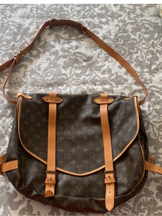 Louis Vuitton Handbags - Authentic Louis Vuitton Samur 43 Monogram Bag